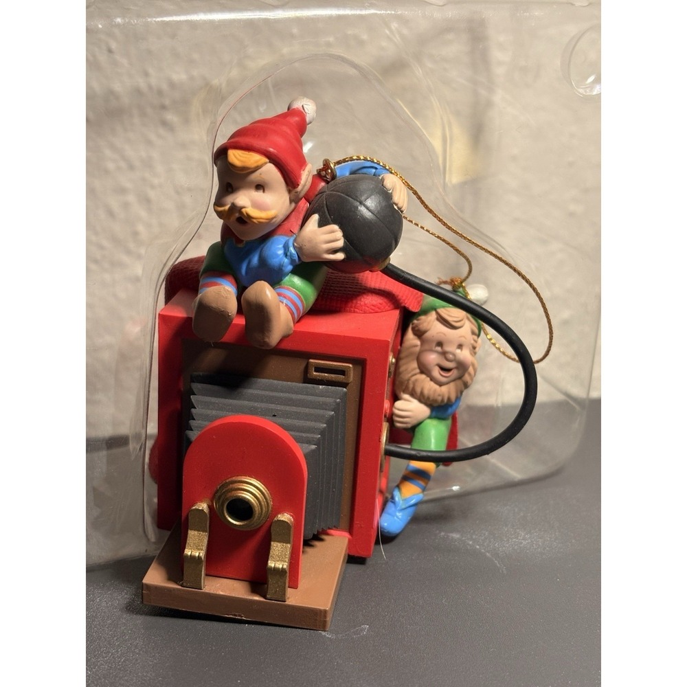 Picture Perfect Elves'1993'Elf Taking Pictures-Christmas Charmers Ornament-NICE